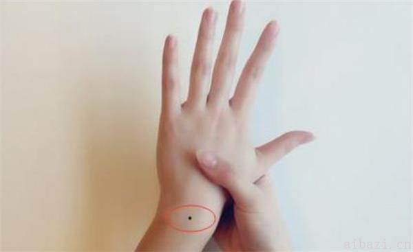 手腕有痣的人命运 手腕有痣代表什么